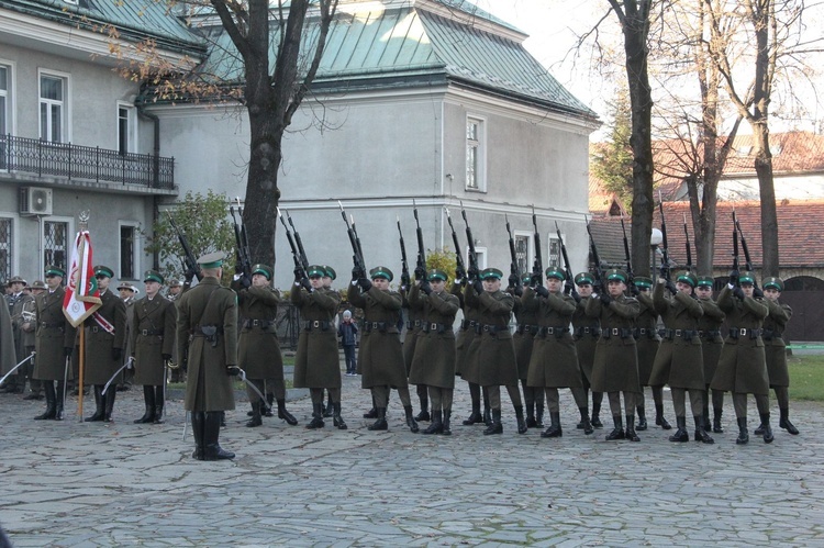 Nowy Sącz. Odsłonięcie tablicy upamiętniającej ks. ppłk. Andrzeja Niwę