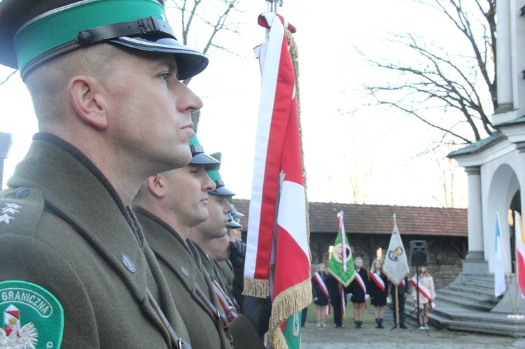 Nowy Sącz. Odsłonięcie tablicy upamiętniającej ks. ppłk. Andrzeja Niwę