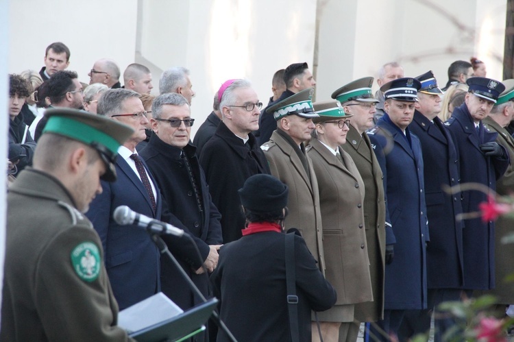 Nowy Sącz. Odsłonięcie tablicy upamiętniającej ks. ppłk. Andrzeja Niwę