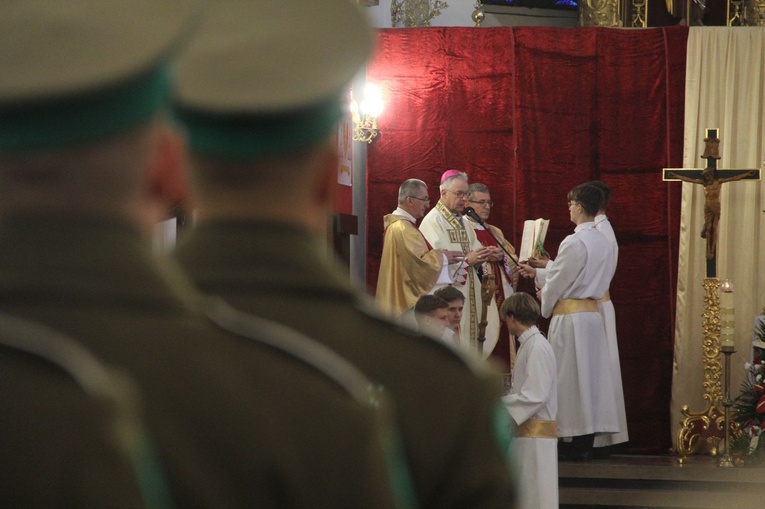 Nowy Sącz. Odsłonięcie tablicy upamiętniającej ks. ppłk. Andrzeja Niwę