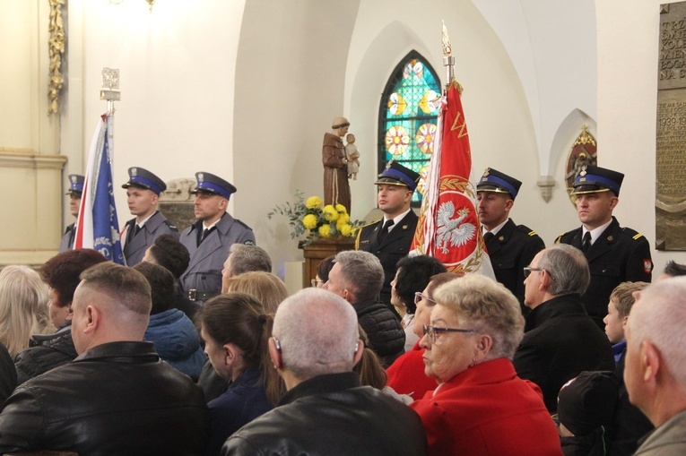 Nowy Sącz. Odsłonięcie tablicy upamiętniającej ks. ppłk. Andrzeja Niwę