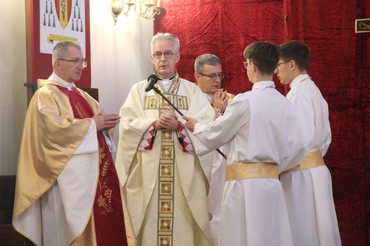 Nowy Sącz. Odsłonięcie tablicy upamiętniającej ks. ppłk. Andrzeja Niwę