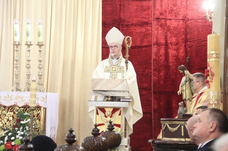 Nowy Sącz. Odsłonięcie tablicy upamiętniającej ks. ppłk. Andrzeja Niwę