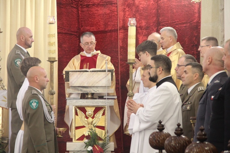 Nowy Sącz. Odsłonięcie tablicy upamiętniającej ks. ppłk. Andrzeja Niwę