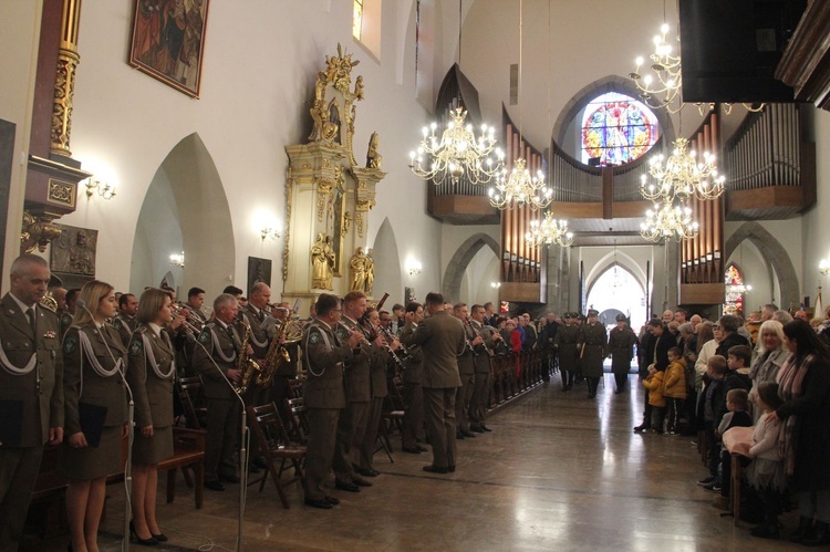 Nowy Sącz. Odsłonięcie tablicy upamiętniającej ks. ppłk. Andrzeja Niwę