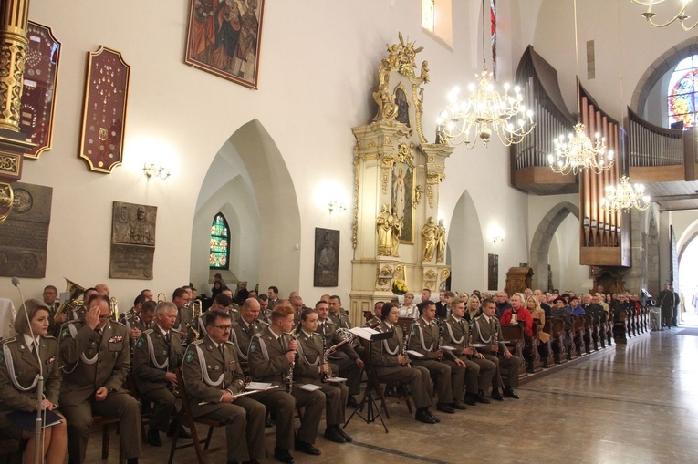 Nowy Sącz. Odsłonięcie tablicy upamiętniającej ks. ppłk. Andrzeja Niwę