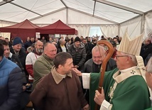 Abp W. Skworc: Nikt nie jest tak ubogi, żeby nie mógł ubóstwem ubogacić tak jak Chrystus 