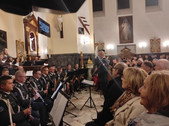 Koncert na chór i orkiestrę wojskową