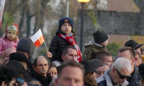 Tłumy bielszczan na Święcie Niepodległości