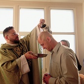 Uroczystość odbyła się w kaplicy Domu dla  Bezdomnych im. św. Brata Alberta w Elblągu.