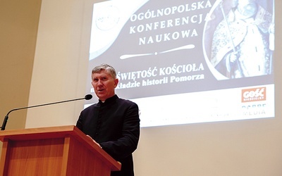 ▲	Organizatorem wydarzenia były Wydział Teologiczny Uniwersytetu Szczecińskiego i Wyższe Seminarium Duchowne w Koszalinie. 