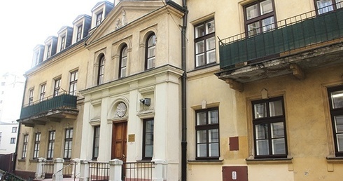 Hospicjum sióstr felicjanek mieści się przy ul. Nowowiejskiej 10 a