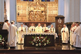 	Liturgii przewodniczył metropolita gdański.