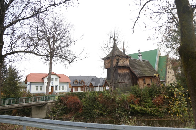 Zabytkowy kosciół w Jodłowniku