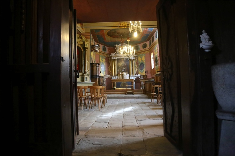 Zabytkowy kosciół w Jodłowniku