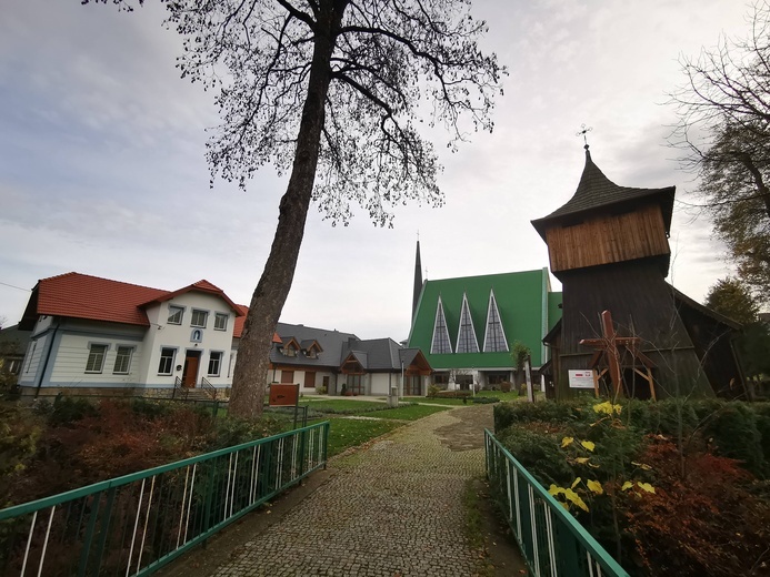 Zabytkowy kosciół w Jodłowniku