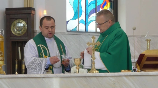 Wolontariusze POPŻ z regionu w siedzibie Caritas w Janowicach