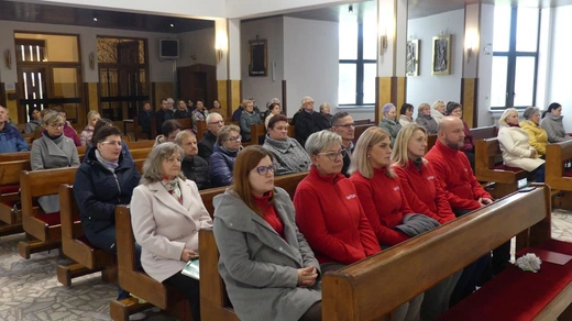 Wolontariusze POPŻ z regionu w siedzibie Caritas w Janowicach