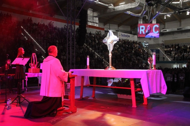 Tarnów. Ósmoklasiści w "Jaskółce"