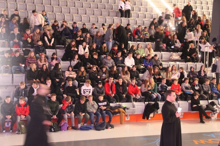 Tarnów. Ósmoklasiści w "Jaskółce"