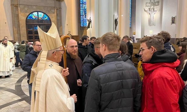 Abp Skworc do młodych z okazji ŚDM: Wybieramy Chrystusa Króla jako naszego Pana