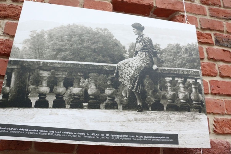 Prof. Karolina Lanckorońska na fotografiach