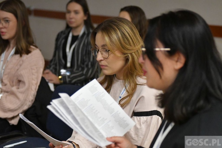 Synod i ŚDM w obiektywie "Gościa Niedzielnego"