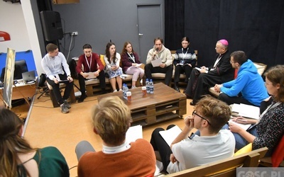 Synod i ŚDM w obiektywie "Gościa Niedzielnego"