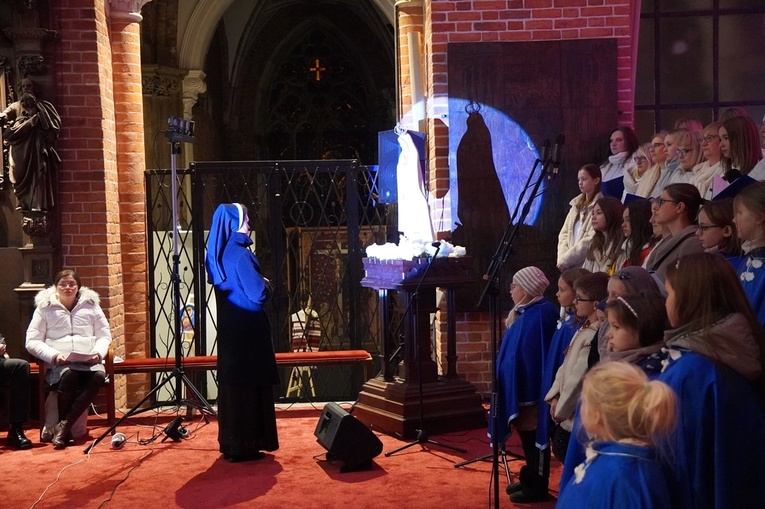 Oratorium "Miażdżąca głowę węża" w katedrze wrocławskiej