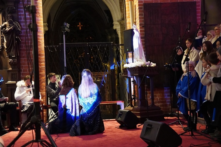 Oratorium "Miażdżąca głowę węża" w katedrze wrocławskiej