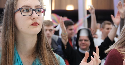 Kard. Nycz do młodych: Zanieście Ewangelię do szkół, rodziny, parafii