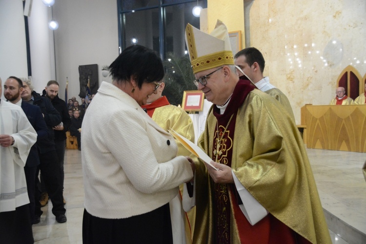 Jubileuszowe dyplomy dla pracowników instytucji diecezjalnych