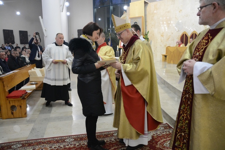 Jubileuszowe dyplomy dla pracowników instytucji diecezjalnych
