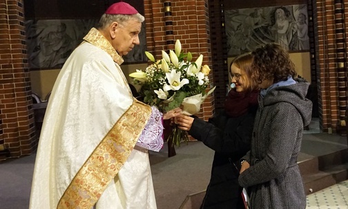 Bp Kopiec życzył młodym, by mieli odwagę patrzeć na siebie jako na tych, którzy zostali powołani do wielkich rzeczy