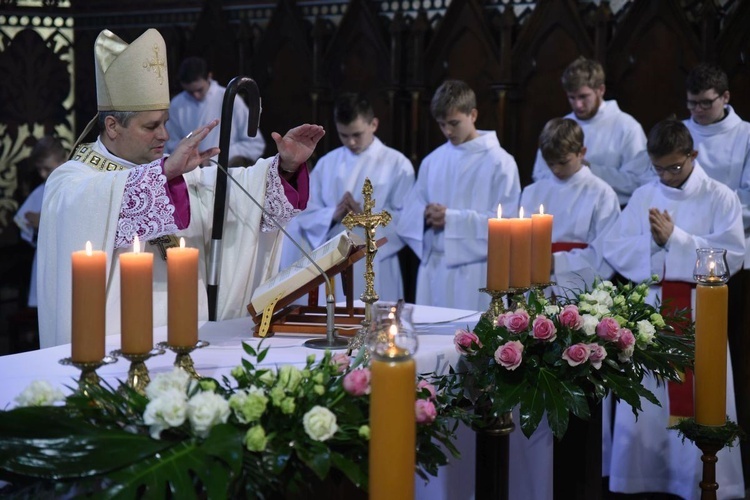 Lektorzy i ministranci w Nawojowej