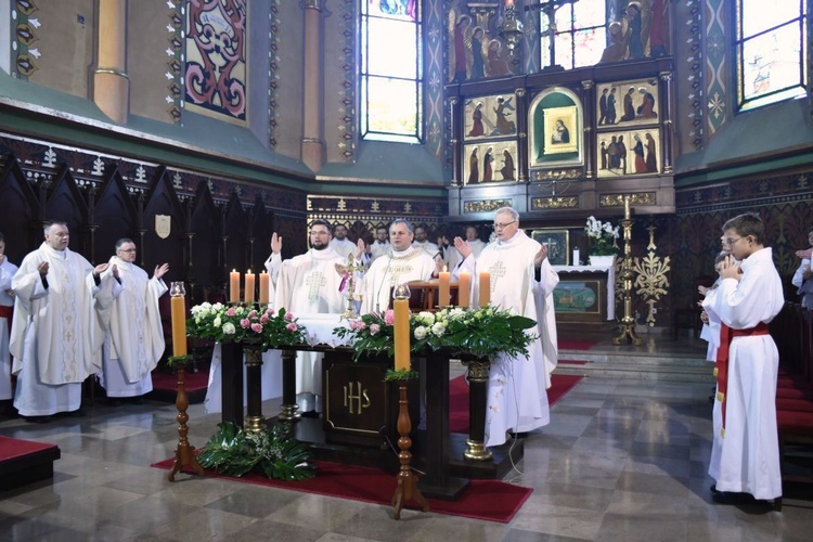 Lektorzy i ministranci w Nawojowej