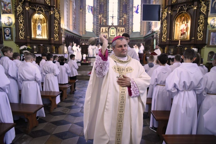 Lektorzy i ministranci w Nawojowej