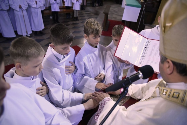 Lektorzy i ministranci w Nawojowej