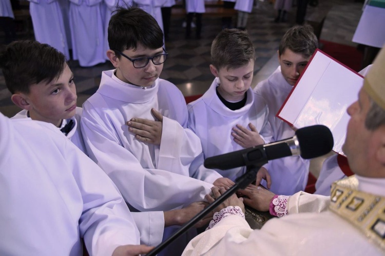 Lektorzy i ministranci w Nawojowej