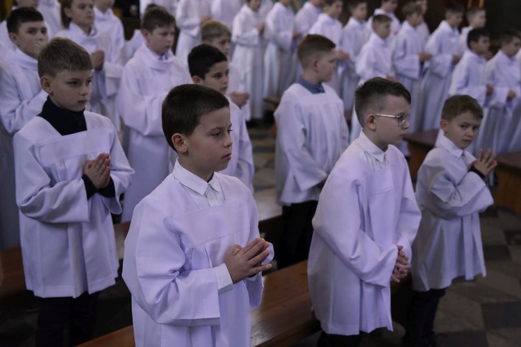 Lektorzy i ministranci w Nawojowej