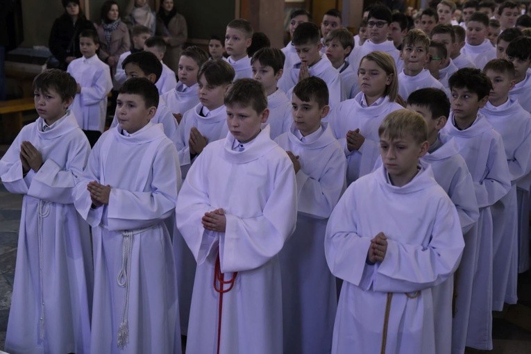 Lektorzy i ministranci w Nawojowej
