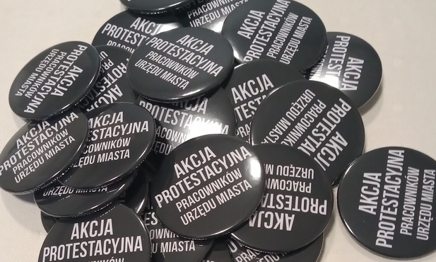 Oświęcim. Akcja protestacyjna pracowników Urzędu Miasta