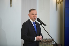 Prezydent Duda: mecz reprezentacji Polski obejrzę z naszymi żołnierzami pełniącymi służbę przy granicy
