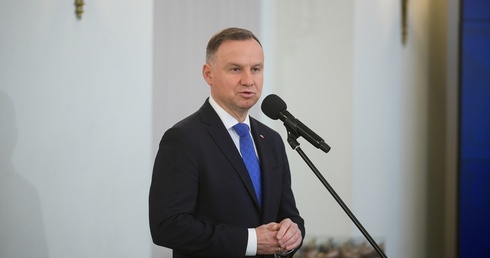 Prezydent Duda: mecz reprezentacji Polski obejrzę z naszymi żołnierzami pełniącymi służbę przy granicy