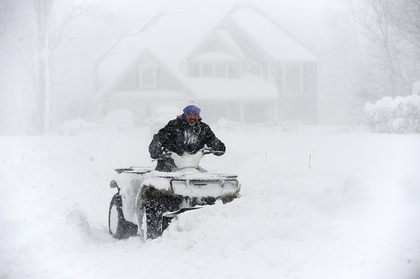 2 metry świeżego śniegu w jeden weekend - Biden zatwierdza pomoc federalną dla ofiar śnieżycy