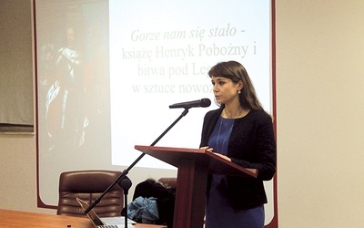 Wykład w DLP ’90 wygłosiła Barbara Salij-Hofman, historyk sztuki.