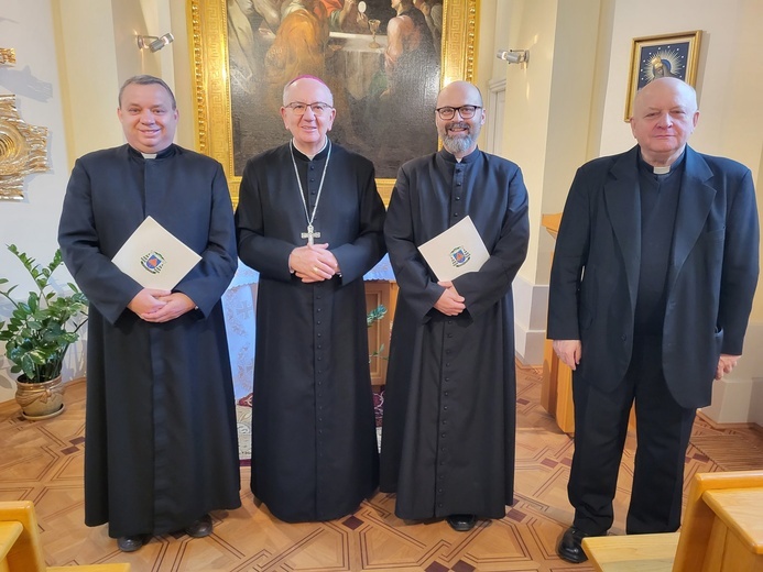 Nowi proboszczowie w towarzystwie lubelskich biskupów. 