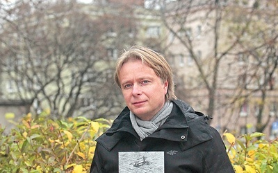 Wojciech A. Szota  ze szczególną starannością opisał dzieje świątyni i dzielnicy.