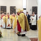 ▼	Bp Pierskała wyraził wdzięczność ordynariuszowi za poprowadzenie diecezjalnej wspólnoty przez jubileusz.