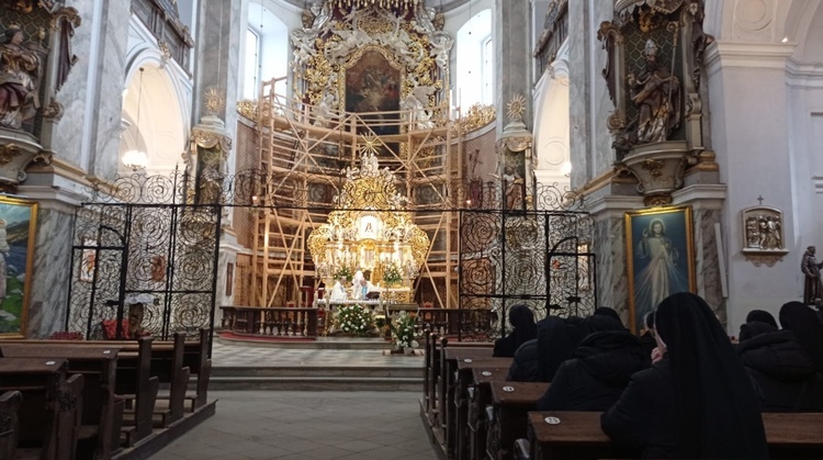 Pielgrzymka sióstr marianek do bardzkiego sanktuarium